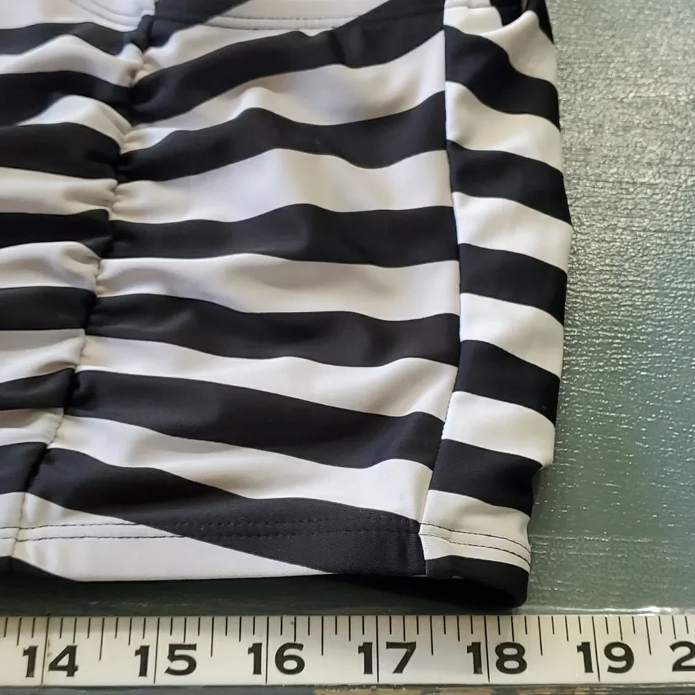 ISLAND RAYS 3X BLACK AND WHITE STRIPED TWO‎ PEICE BATHING SUIT..cruise